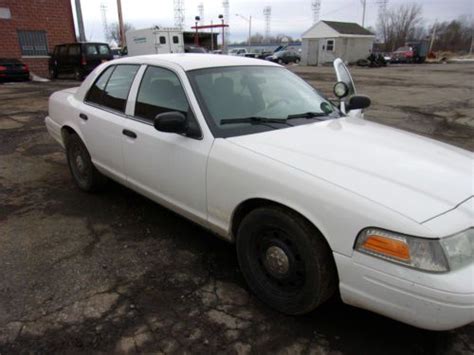 Find Used 2010 Ford Crown Victoria Police Interceptor Sedan 4 Door 4 6l In Buffalo New York