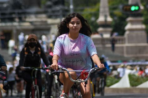 Participan Mil Ciclistas Patinadores Y Corredores En El Ciclot N De