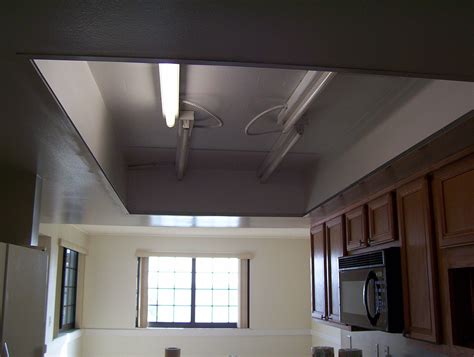 Kitchen Tray Ceiling Lighting Ideas / What to do with my old kitchen ...