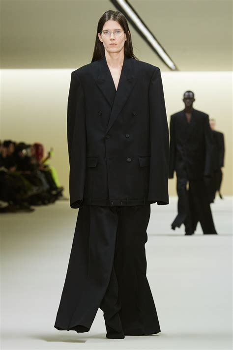 รวมลคจากโชว Balenciaga คอลเลกชนฤดใบไมรวง ฤดหนาว 2023 ท Demna