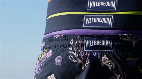 Плавки-шорты Vilebrequin: модная мужская одежда для пляжа | GQ Россия