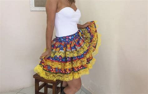 SAIA JUNINA CAIPIRA RODADA CURTA RENDA AMARELA CHITA LUXO Elo7 Saia