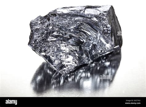 Semiconductor physics hi-res stock photography and images - Alamy 