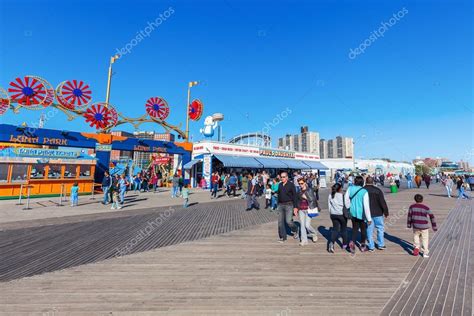 Luna Park in Coney Island, NYC – Stock Editorial Photo © Madrabothair ...