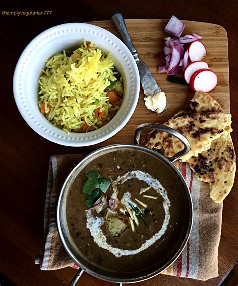 Dal Makhani with No-Yeast Tawa / Griddle Naan ! - simplyvegetarian777