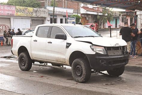 Se Pasa La Preferencia Y Colisiona Peri Dico El Orbe