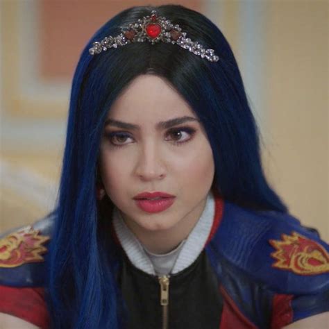 Evie Descendants 3 Sofia Carson Evie Descendants Disney Aesthetic