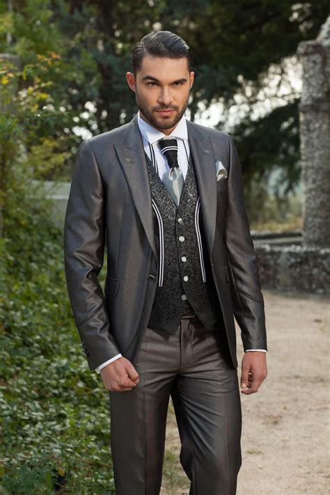 Formal Handsome Western Style Male Suits Peaked Lapel One Button Tie Groomsman Tuxedos Men