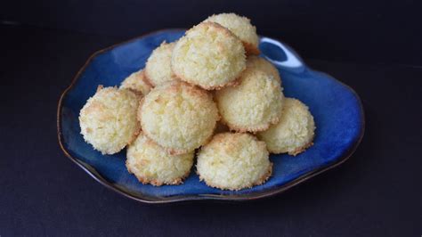 Easy Homemade Coconut Macaroons Recipe Youtube