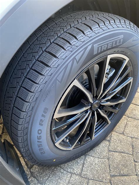 PIRELLI ICE ZERO ASIMMETRICOの評判・評価・ユーザーレビュー一覧 | タイヤの通販 販売と交換/交換予約のTIREHOOD