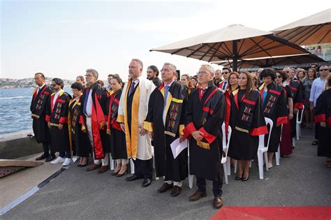 Galatasaray Üniversitesi lisans programlarında 27 Dönem Mezuniyet