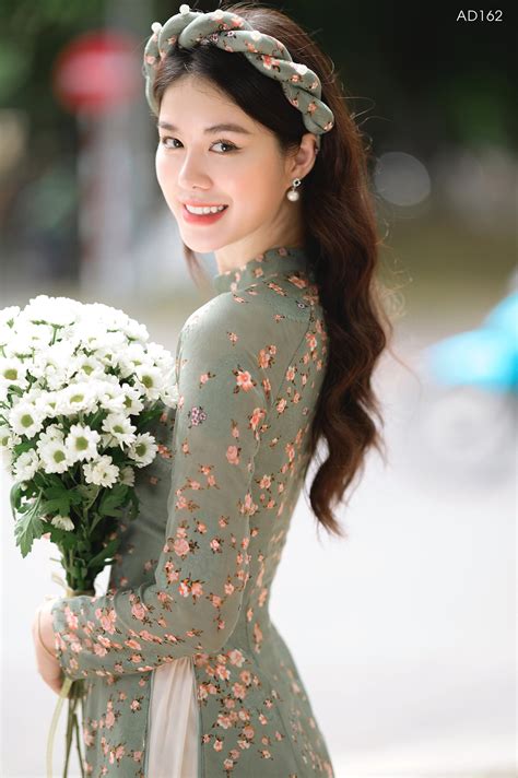 Ảnh Người Mẫu Áo Dài Hòa Quyện Truyền Thống Và Thời Thượng Thủ Thuật