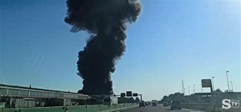 Incendio Autostrada A6 Torino Savona Camion E Auto In Fiamme