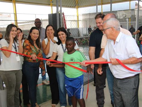 Prefeitura Inaugura Quadra Poliesportiva No Bairro Santa Clara