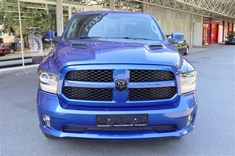 DODGE RAM 1500 4X4 SPORT 5 7HEMI V8 295kW Autosalon Šedivý Šmejkal