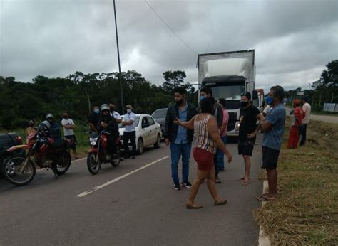 Moradores Atingidos Por Enxurrada Fecham Rodovia Em Rio Branco E Cobram