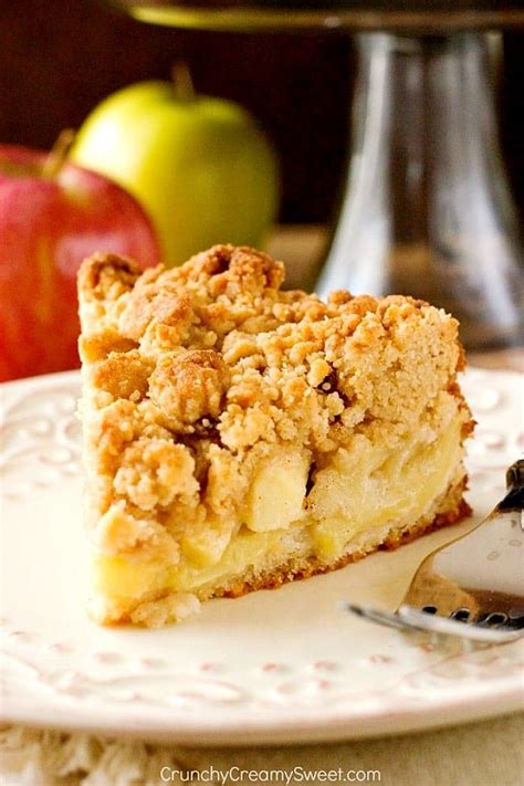 The Best Apple Crumb Cake Crunchy Creamy Sweet
