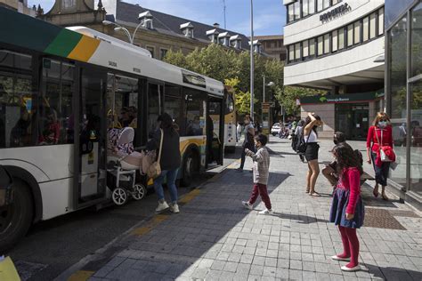 Horarios Prepandemia Con Un De Los Viajeros En Las Villavesas