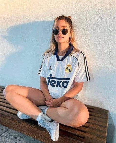 وأنت الآمان الذي لا أريده أن يفارقني أبدا🤍 Madrid Girl Real Madrid Fashion Outfits