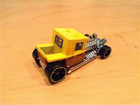JULIAN S HOT WHEELS BLOG 2013 SpongeBob SquarePants Assortment From HW Entertainment Series