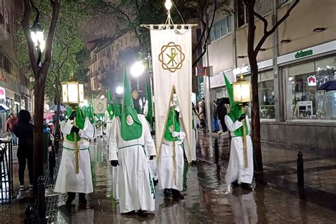 La Cofradía trasladó al Cristo de las Siete Palabras en la noche del