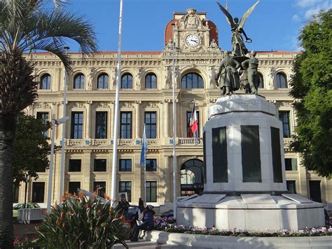 Près de Nice il se balade avec une arme en pleine cérémonie du 11 Novembre