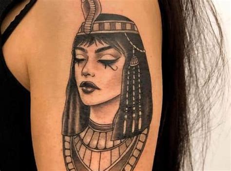 Tatuaje Egipcio En El Brazo Para Lucir Sin Limitaciones Tatuantes