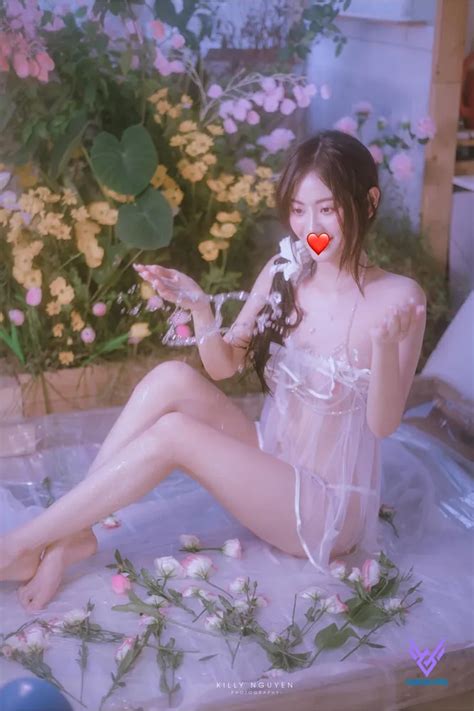 Full 60 bộ ảnh Triệu Linh Trang Nude lộ clip nóng show hàng VuiGhe
