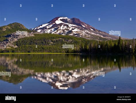 Sparks Lake Oregon Usa South Sister Elevation 10363 Feet 3159 M