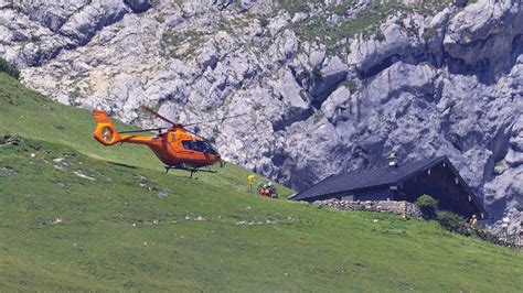 18 Jähriger überlebt 20 Meter Sturz am Untersberg SN at