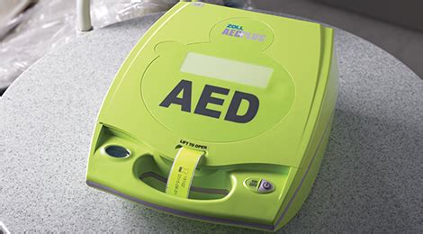 Aed Plus Portable Defibrillator For Public Access Zoll Medical