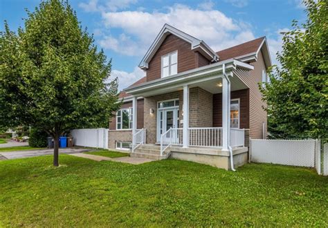 Maison à étages à Vendre 16 Rue Ouimet Sainte Thérèse
