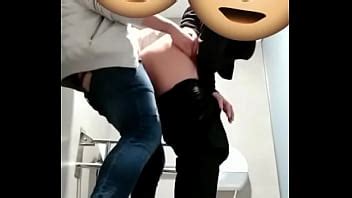Toilettes Publiques Riches Bais E Xvideos