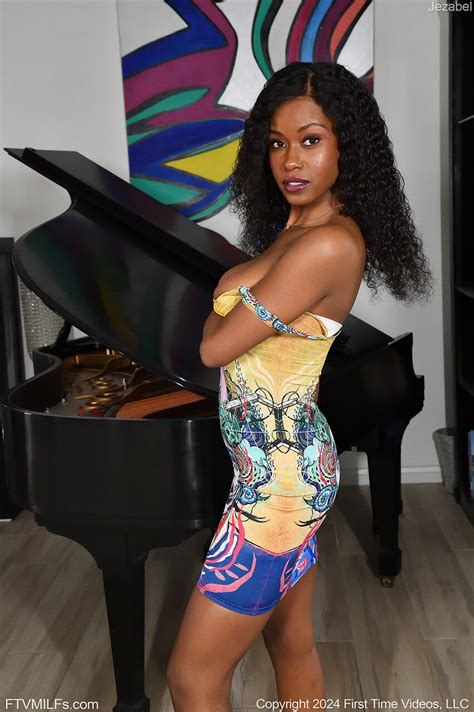 Hot Ebony MILF Jezabel Slips A Sex Toy Inside Her Pink Pussy CoedCherry