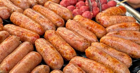 Ăn món khoái khẩu lạp xưởng nướng đá hot trend cẩn thận kẻo rước bệnh vào thân