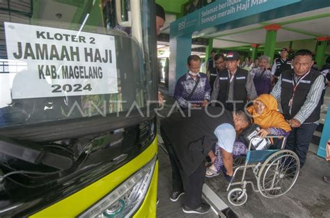 Jamaah Calon Haji Tiba Di Embarkasi Solo Antara Foto