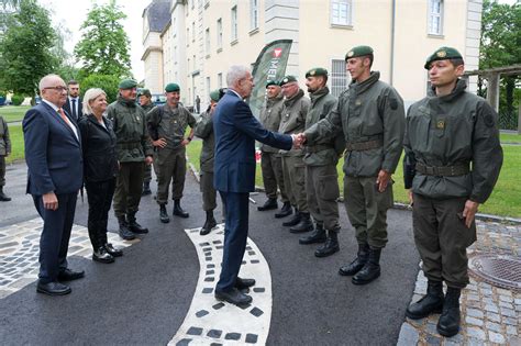 Bundesheer Aktuell Bundespr Sident Van Der Bellen Und