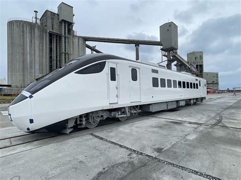 【台鐵emu3000特仕車】營運路線時刻表列車亮點特色搶先看！ Cp值