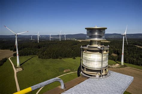 Foto: Kolosy, které mění krajinu. Takhle to vypadá uvnitř větrné elektrárny