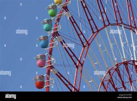 Ferris Wheel Spokes Hi Res Stock Photography And Images Alamy