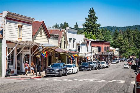 7 Small Towns In Californias Sierra Nevada To Visit For A Weekend