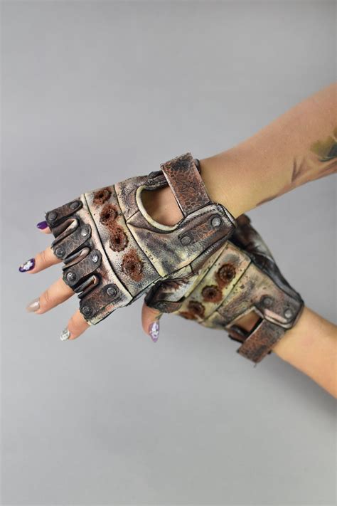 Wasteland Gloves Leather Biker Gloves Anarchy Gloves Fingerless Metal