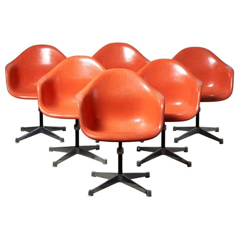 Mid Century Charles Eames For Herman Miller Fiberglass Dining Chairs In