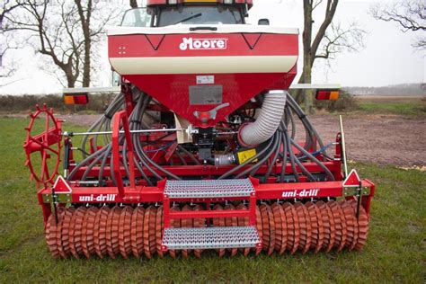 GRASSLAND Mounted Moore Unidrill