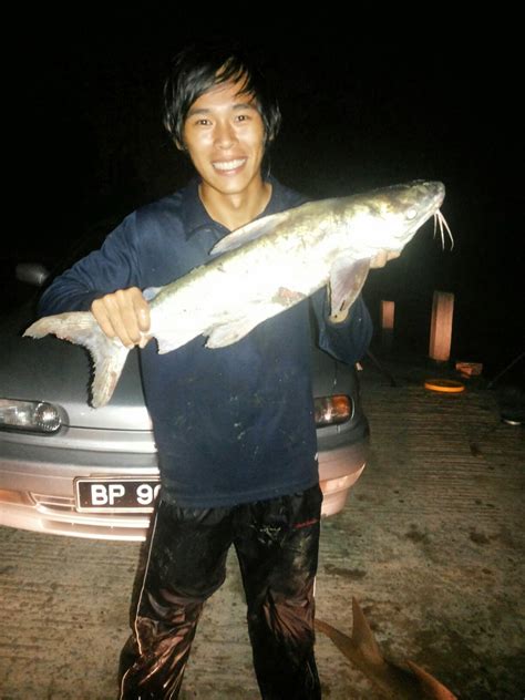 Fishing Adventurers In Brunei Waters March 2014