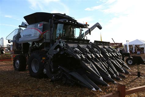 AGCO Introduces New 3200 Series Corn Head | AGCO 