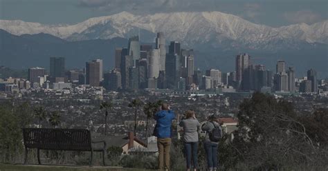 Snow Catches Palmdale Residents Off Guard - CBS Los Angeles