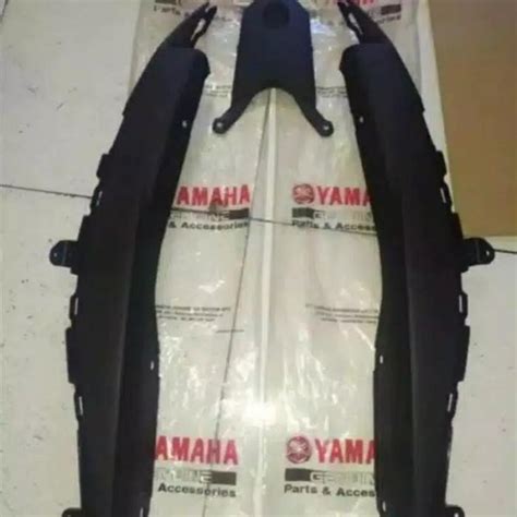 Jual Cover Sambungan Body Belakang Set R Original Yamaha Ygp Di Lapak