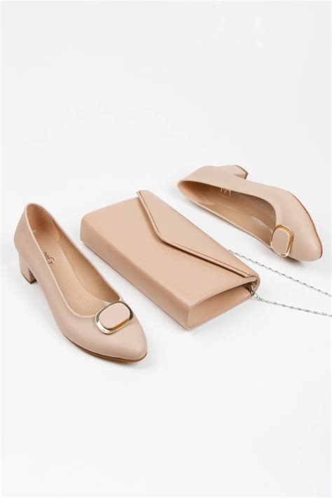 SOFT FASHION KadınTen Nude Yeni Moda Şık Rahat Toka Detaylı Az