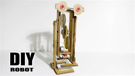 Крутая DIY идея для самоделки ШАГАЮЩИЙ РОБОТ ИЗ КАРТОНА | Роботы